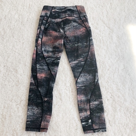🆕 Lululemon Time To Sweat Crop 23” s… - Picture 3 of 10